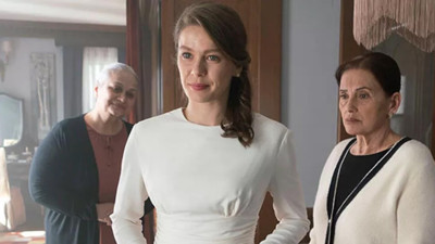 Eskişehir Film Festivali'nin açılışına Camdaki Kız dizisinin usta oyuncusu Nur Sürer'in sözleri damga vurdu! Nur Sürer ödülünü Ali İsmail Korkmaz'a adadı