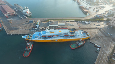 Türkiye Libya arasındaki yolculu gemi seferleri 25 yıl sonra başladı, ilk gemi İzmir'e geldi