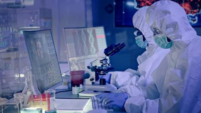 Omicron varyantından ilk can kaybı yaşandı. Türkiye'de görülen varyant, İngiltere'de can aldı