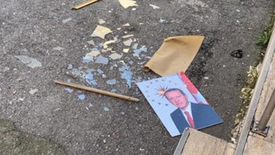 Kaymakamlık binasındaki Cumhurbaşkanı Erdoğan’ın fotoğrafını yere atan şahıs gözaltına alındı