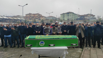 Sakarya'da koronavirüs tedavisi gören diş hekimi Veysel Erdem Uzun hayatını kaybetti