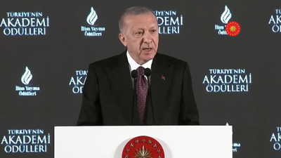 Cumhurbaşkanı Erdoğan, Dolmabahçe Sarayı'nda '2021 İlim Yayma Ödülleri' töreninde konuştu. Erdoğan TÜSİAD'a çok sert cevap verdi, faiz konusunda net ifadeler kullandı