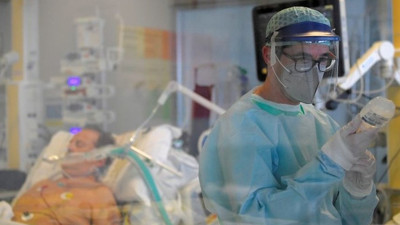 Sağlık Bakanlığı 7 Şubat Pazartesi güncel koronavirüs tablosunu açıkladı. Vaka ve vefat sayısında büyük artış yaşandı. Bakan Koca'dan 'yaşlılar' ve 'kronik hastalar' uyarısı