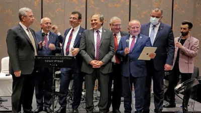 Mansur Yavaş, Ekrem İmamoğlu ve CHP'li belediye başkanları hep birlikte Ankara Marşını söyledi: Uyan uyan Gazi Kemal, güzel günler yakında