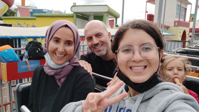 Kağıthane'de eğlenmek için bindiği oyuncak 12 yaşındaki Azra'nın kabusu oldu