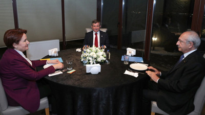 Ankara kulislerini hareketlendiren sürpriz buluşma! Masadaki dosyalar dikkat çekti