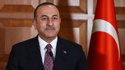Bakan Çavuşoğlu'ndan Rum kesimine sert tepki!  PYD-YPG'nin Güney Kıbrıs'ta ofis açmasına izin vermişlerdi. Çavuşoğlu: Ateşle oynuyorlar, bedelini ödetiriz