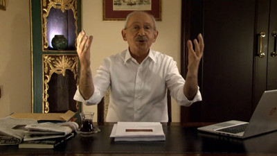 Kılıçdaroğlu'ndan beklenen açıklama geldi. Kılıçdaroğlu '21:00'de Sarayın bana atadığı trollerimi bekliyorum' demişti... Halkı şahit olmaya çağırmıştı. 'Sarayın tek derdi illegal dinleme, mobese ile izleme, trollerle küfür kıyamet'