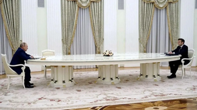 Putin ile Macron'un Ukrayna krizini görüştükleri uzun masanın sırrı ortaya çıktı