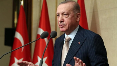 Türk Tabipleri Birliği'nden (TTB), Cumhurbaşkanı Erdoğan'ın, ‘varsın gidiyorlarsa gitsinler’ sözlerine yanıt geldi. TTB Genel Sekreteri Vedat Bulut açıklama yaptı: Cumhurbaşkanının konuşmasında gitmekte olan birisinin acısını gördük