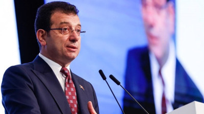 Ekrem İmamoğlu'ndan 'vız gelir tırıs gider' sözü için kısmi özür geldi. İmamoğlu, "akıllı olmaya davet ediyorum" sözlerinin ise yanlış anlaşıldığını savundu