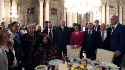 Cumhurbaşkanı Erdoğan sanatçılarla iftar programında buluştu