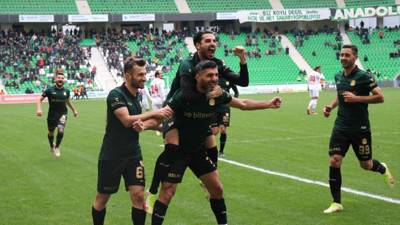 Sakaryaspor üst lige çıkmak için gün sayıyor