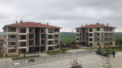 Çıldırdılar. 1400 lira  taksitle konut satıyorlar. TOKİ, İstanbul dahil 39 ilde ucuz konut satmak için harekete geçti. Yüzde 50 peşinat ve 120 ay vade imkanı sunulan TOKİ konutları için başvuru başlıyor