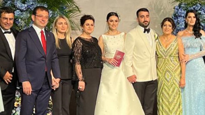 Ertuğrul Özkök yazdı... Dün gece ilginç bir düğün masası