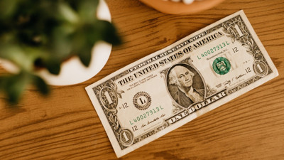 Dolardaki operasyonun tarihini açıkladı. Dolarda 18 lira ve 22 TL rakamına dikkat çeken ünlü ekonomist Meriç Köyatası, dolar sahiplerini uyardı ve tarih verdi. 'Keriz silkeleme' var diyen Köyatası operasyon tarihini açıkladı