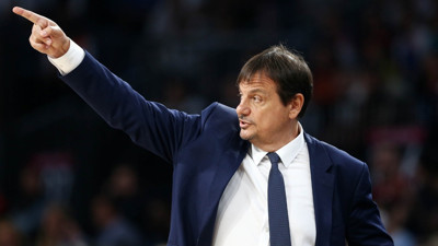 Anadolu Efes baş antrenörü Ergin Ataman, Galatasaray Nef ile oynadıkları karşılaşmada yaşanan olaylarla ilgili açıklamalarda bulundu