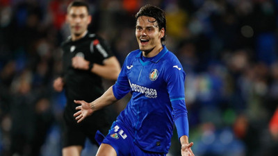 La Liga'da bu sezon harikalar yaratan Enes Ünal, Getafe taraftarları tarafından sezonun en iyi futbolcusu seçildi