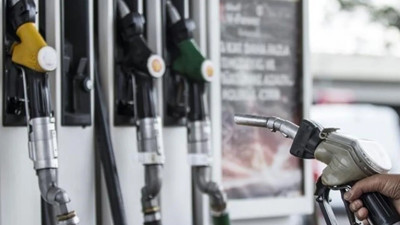Benzin ve motorine büyük zam geldi. Dün de LPG'ye zam yapılmıştı. İşte İstanbul, Ankara ve İzmir'de zamlı; benzin, motorin ve otogaz litre fiyatları