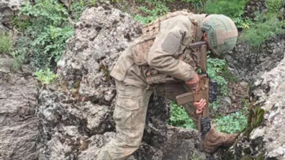 Milli Savunma Bakanlığı açıkladı: Pençe Kilit Operasyonu bölgesinde 5 terörist etkisiz hale getirildi.