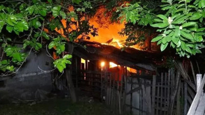 Düzce'de korkutan yangın: Kereste atölyesi alev alev yandı!