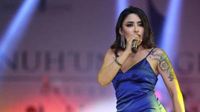 Konseri iptal edilen Melek Mosso Beyoğlu Kültür Yolu Festivali'nde konuştu: Özgürce konuşabildiğimiz günlerin hayalini kuruyorum