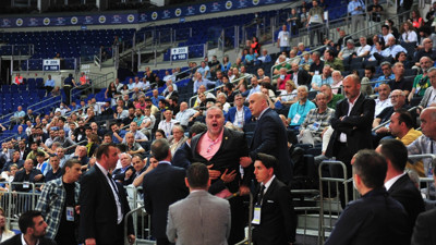 Fenerbahçe’de iki üye ihraç edildi