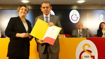 Galatasaray'da başkan Dursun Özbek ve yönetimi mazbatalarını aldı