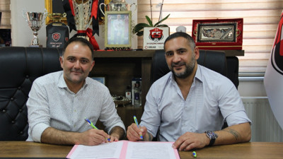 Anagold 24 Erzincanspor, Ümit Karan'a imzayı attırdı