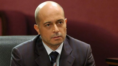 Kurtlar Vadisi dizisinde Tuncay Kantarcı karakterine hayat veren usta oyuncu Osman Wöber hayatını kaybetti! Kalp krizi sonucu hayat gözlerini yuman Wöber'in acı haberini, yakın dostu Zafer Algöz duyurduı