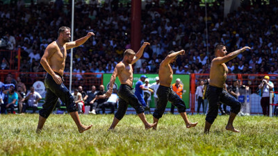 Kırkpınar Yağlı Güreşleri başpehlivanlık finalinde Cengizhan Şimşek ile Mustafa Taş karşı karşıya geldi. 661. Kırkpınar Yağlı Güreşleri Başpehlivanı Cengizhan Şimşek oldu