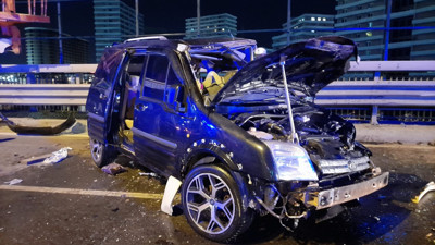 İstanbul'da feci kaza! Kontrolden çıkan araç viyadükte çalışma yapan işçilere çarptı! 2 kişi hayatını kaybetti; 5 kişi ağır yaralı