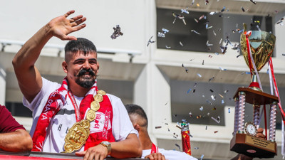 Kırkpınar Başpehlivanı Cengizhan Şimşek memleketinde coşkuyla karşılandı