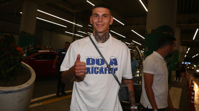 Fenerbahçe’nin, Watford ile prensip anlaşmasına vardığı milli futbolcu Tiago Çukur akşam saatlerinde İstanbul’a geldi