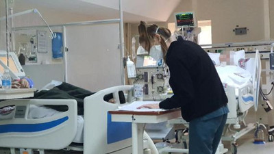 Türk Yoğun Bakım Derneği Başkanı: Bazı hastanelerde şimdiden yüzde 100 doluluk oranına ulaşıldı