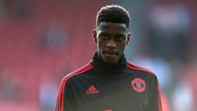 Beşiktaş, Manchester United forması giyen Axel Tuanzebe için girişimlere başladı