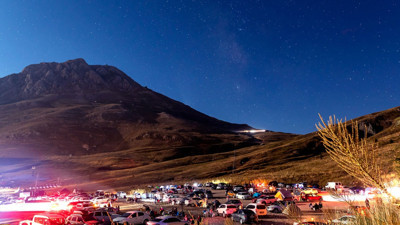 Antalya'da büyük heyecan! Herkes koşup o yağmuru izledi