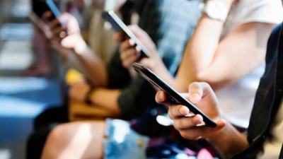 Akıllı telefon ile tabletler için flaş karar! Avrupa Birliği (AB) akıllı telefon ve tablet üreticilerine katı kurallar getiriyor