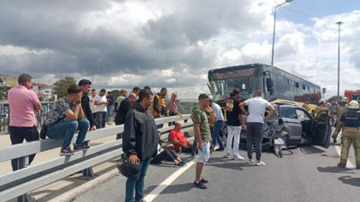 Yenikapı'da İETT otobüsü çok sayıda araca çarptı: Yaralılar var