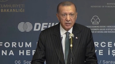 Cumhurbaşkanı Erdoğan, Bosna-Hersek-Türkiye İş Forumu'nda konuştu. Erdoğan Türkiye ile Bosna arasındaki yeni ticaret hedefini açıkladı