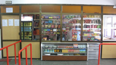 Okul kantinleri kiralarına rekor zam. Gazeteci Barış Yarkadaş gündeme getirdi ve kantincilerin isyanını köşesine taşıdı: Bu karar çocuklarımızı aç bırakır