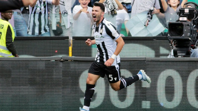 Avrupa'nın milyonluk ayakları olan futbolcular hırsızların açık hedefi haline geldi