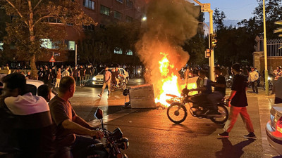 İran'da onlarca kente yayılan gösterilerde 10 günün ardından en az 41 kişi öldü! Son üç günde yaklaşık 2 bin kişi gözaltına alındı