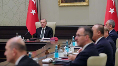 Kabine toplantısı sona erdi! Kabine Toplantısı sonrası Erdoğan'dan flaş açıklamalar. KYK'lılara müjde verdi: Yemek ücretleri 25 liradan 60 liraya çıkarıldı. Erdoğan'dan Yunanistan'a da uyarı geldi