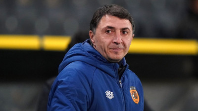 Hull City'de, Shota Arveladze ile yollar ayrıldı. Acun Ilıcalı'nın takımı Hull City'de teknik direktör Shota Arveladze'nin görevine son verildi