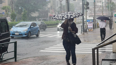 "Yağmurluk adam" yakalandı. Tek hobisi yağmurluk çalmak. Çaldığı yağmurluk sayısına inanamayacaksınız!