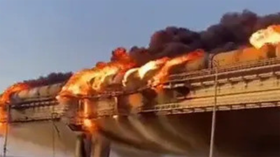 Kerç Köprüsü'nde büyük patlama. Rusya için kritik önem taşıyan köprüde büyük hasar oluştu