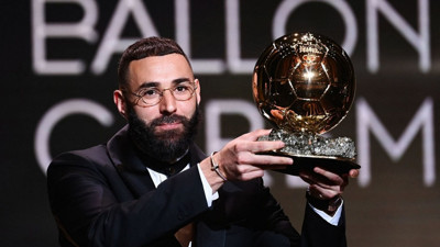 Futbol dünyasının en prestijli ödüllerinden biri olan Ballon d'Or'un sahibi Real Madrid'in yıldız ismi Karim Benzema oldu