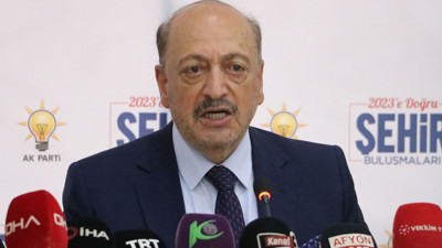 EYT ile ilgili bildiklerinizi unutun. Bakan Bilgin açıkladı, 'tek formül' var dedi. Vedat Bilgin EYT'nin ne zaman yürürlüğe gireceğini açıkladı. Bakan Bilgin geçici işçilerle ilgili de müjde verdi