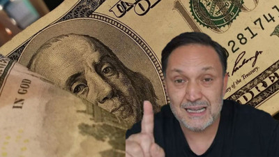 Doları olanlar dikkat. Ünlü ekonomist Selçuk Geçer'den akılalmaz açıklama geldi. Üstüne basa basa uyaran Geçer, dikkate almayanın parası su gibi akıp gidecek dedi